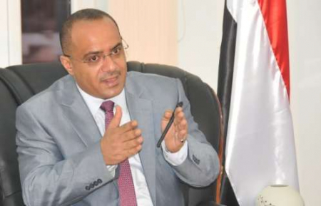 الوزير السابق باذيب : الوديعة النقدية حل مؤقت لا دائم