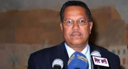 باحث بمعهد كارينجي: حكومة ‘‘بن دغر‘‘ غير شرعية وتتساوى مع حكومة ”حبتور” وكانت طعنة في ظهر التحالف العربي