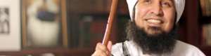 الداعية ‘‘الحبيب الجفري‘‘ يطالب قوات النخبة بتأمين وادي حضرموت
