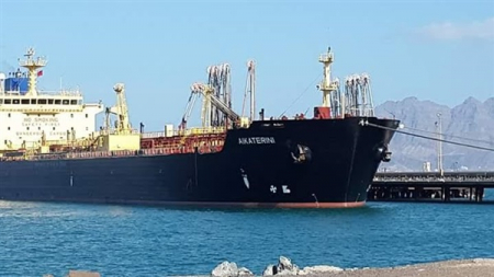خبير اقتصادي : نتائج سلبية لقرار الرئيس هادي بتحرير سوق المشتقات النفطية أبرزها تدهور الريال إذا لم تتم هذه الإجراءات: