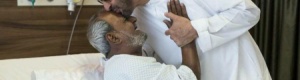 الشيخ محمد بن زايد يزور المناضل المقاوم فضل الردفاني وولديه الجريحين في أحد مشافي أبوظبي