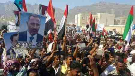 بن دغر وحكومته منزعجين من احتجاجات سقطرى وعرض سعودي بمغادرتهم للرياض