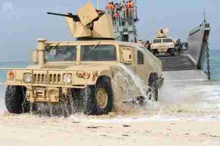 وصول قوات سعودية الى جزيرة سقطرى.