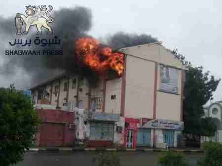 حريق في شقة سكنية باحدى عمائر خورمكسر الخشبية يؤدي إلى وفاة امرأة مسنة (صور)