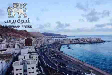 البحسني يشرف على نظافة المكلا من مخلفات الاعصار الجوي