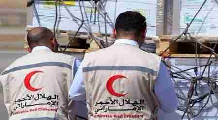 الهلال الإماراتي يواصل توزيع المساعدات بالمهرة جراء إعصار &lsquo;&lsquo;ماكونو&lsquo;&lsquo;