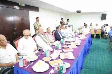 وفد &lsquo;&lsquo;الهلال الأحمر الإماراتي&lsquo;&lsquo; يحضر مأدبة إفطار أقامها محافظ حضرموت.