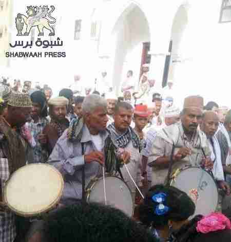 تقاليد العيد الموروثة في منهاتن الصحراء مدينة شبام (صور)