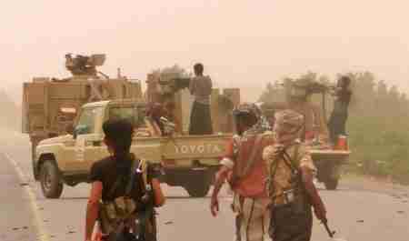 أهالي قرية المنظر بالحديدة يدعون لاجلائهم وجرحاهم من وسط معركة المطار