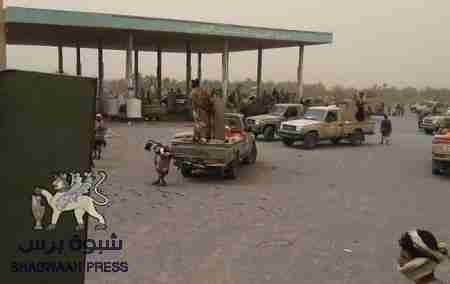 قوات العمالقة الجنوبية تسقط معسكر الدفاع الجوي في الحديدة