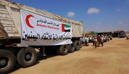 100 شاحنة إغاثية من الإمارات تصل الساحل لإغاثة سكان الحديدة