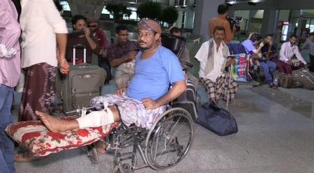 74 من جرحى الحرب ومرافقيهم يغادرون إلى الهند لتلقي العلاج على نفقة الإمارات