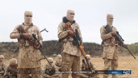 القاعدة تسيطر على مواقع لـ ‘‘داعش‘‘ في البيضاء اليمنية