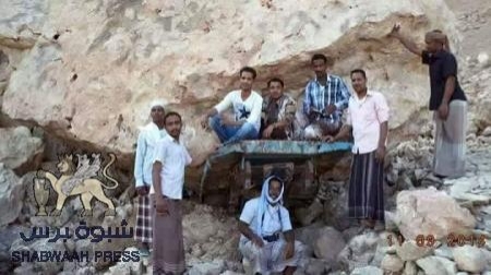 حصاة المظلوم في وادي حضرموت .. أنصفت عامل مظلوم أتهم بالسرقة وفضحت الظالم بتهشيم سيارته
