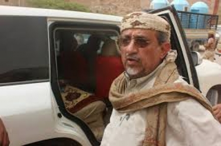 الشيخ صالح بن فريد العولقي ينجح في اطلاق سراح محتجزين من ابناء يافع في شبـوة