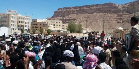 استياء شعبي واسع في حضرموت.. ‘‘إجراءات اللجنة الاقتصادية ذَر الرماد على العيون‘‘