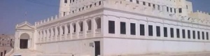 تنسيق بين عقال الحارات وأمن سيئون يثمر بضبط سارق متلبس من قبل المواطنين وتسليمه للأمن: