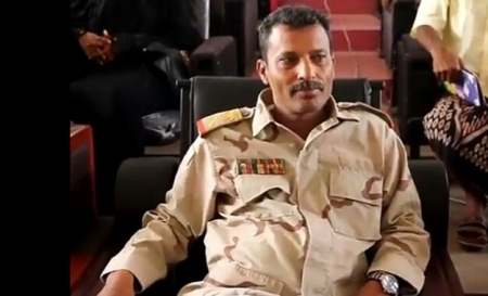 محافظ أبين يهدد السكرتير الصحفي لوزير الدفاع رئيس صحيفة الجيش
