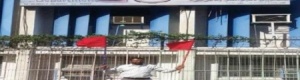 موظفو مصافي عدن يعلقون الشارات الحمراء .. وهذه مطالبهم ..