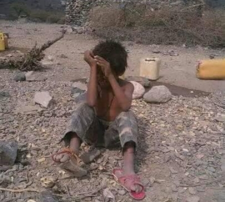 مستغلة فقرهم وجوعهم : قيادات عسكرية يمنية تجند عشرات الشباب من لحج للقتال في مأرب والجوف