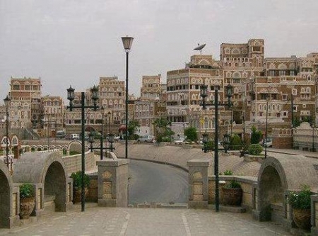 متى بنيت صنعاء ومتى أصبحت عاصمة مركزية لليمن ..؟؟